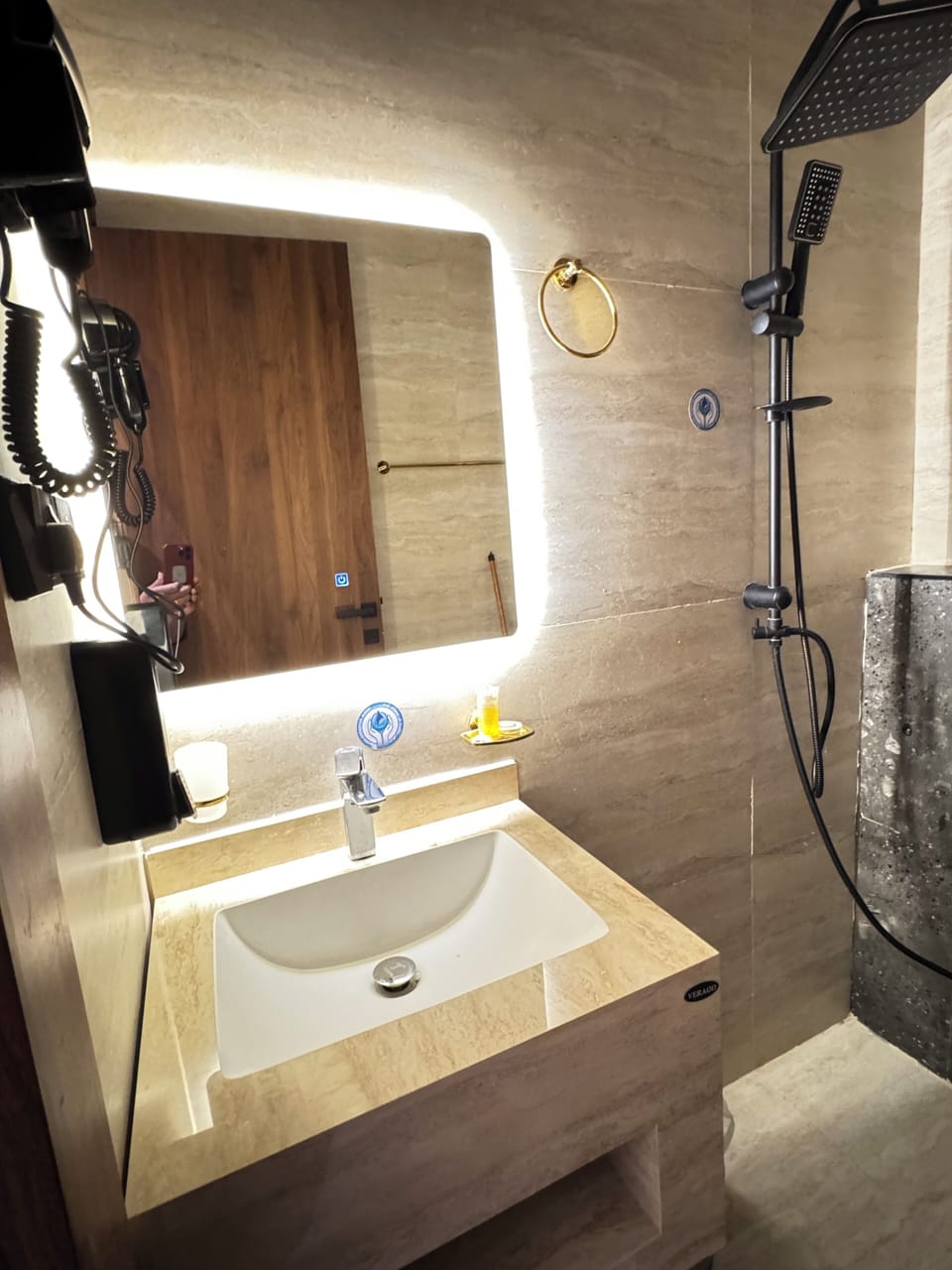 Standard Double or Twin Room, Balcony, City View | Bathroom
