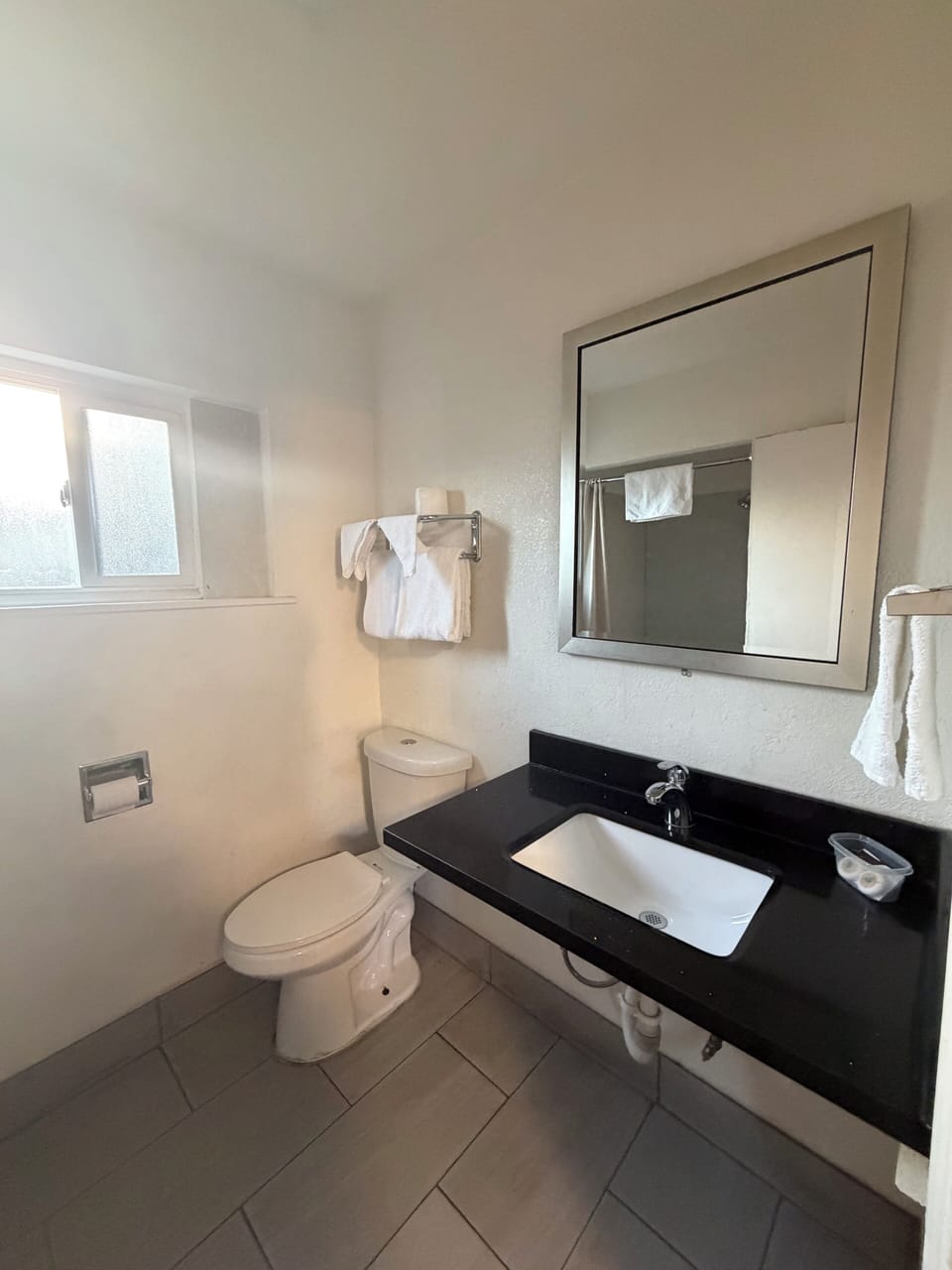 Comfort Single Room, Non Smoking, Private Bathroom | Bathroom | Shower, towels, soap, shampoo