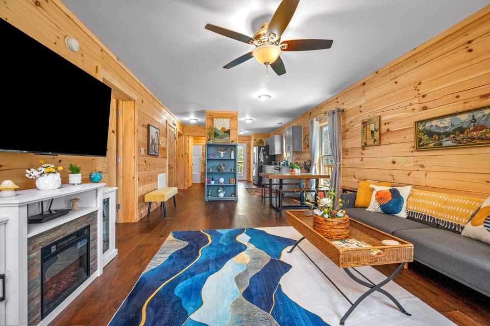Main area of the cabin walking in