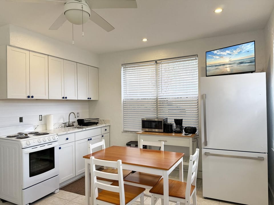 Venice Villas 1BR – Beach & Pool Escape (7485)