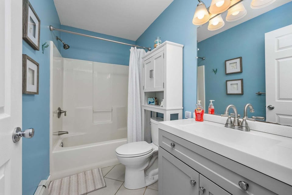 Bathroom 1- Full- Shower and Tub combo - Main Level