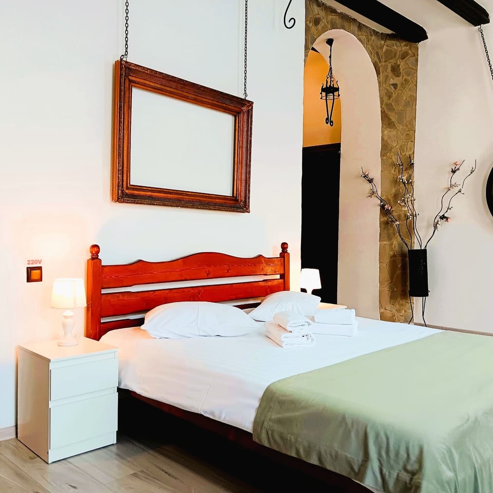 Family Studio, City View | Iron/ironing board, free WiFi