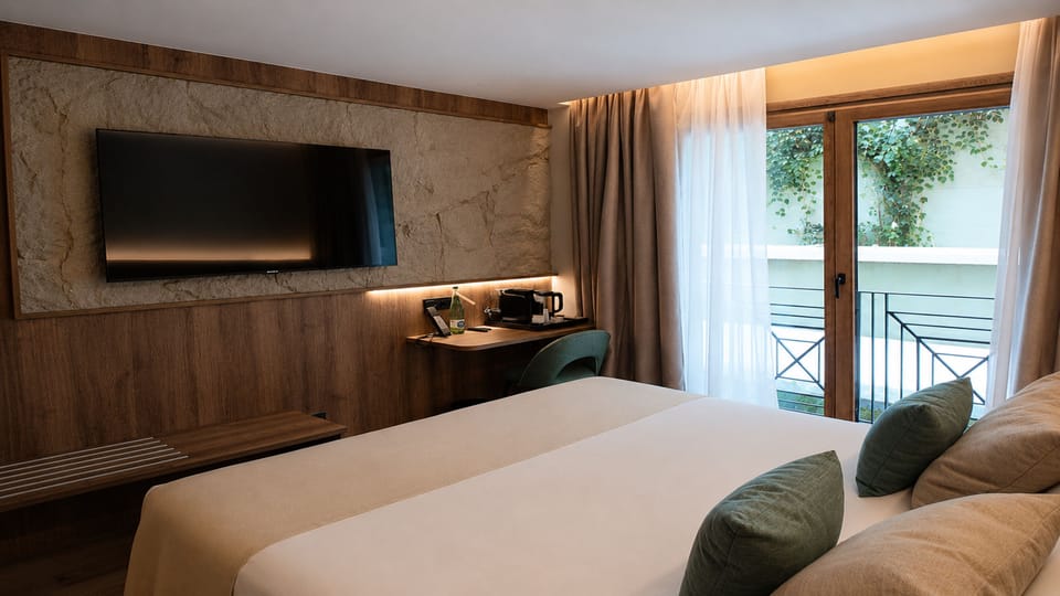 Habitación Doble Premium | Premium bedding, down comforters, minibar, in-room safe
