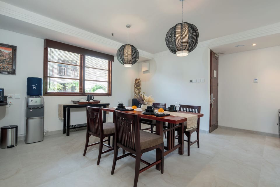 Apartment, 2 Bedrooms, Balcony, Garden View | Dining room
