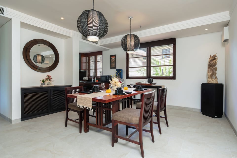 Apartment, 2 Bedrooms, Balcony, Garden View | Dining room