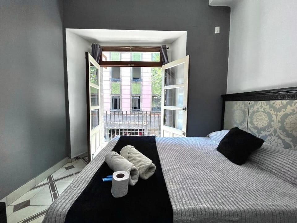 Standard Room, 1 Double Bed, Ensuite, City View | WiFi (free), bed sheets