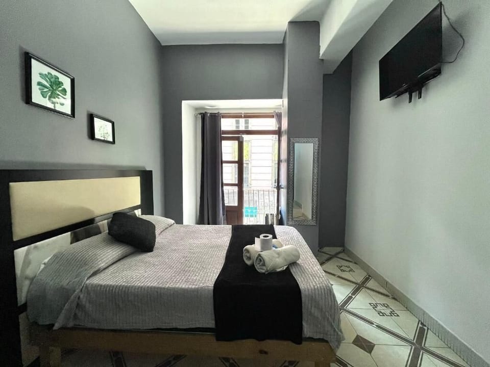 WiFi (free), bed sheets