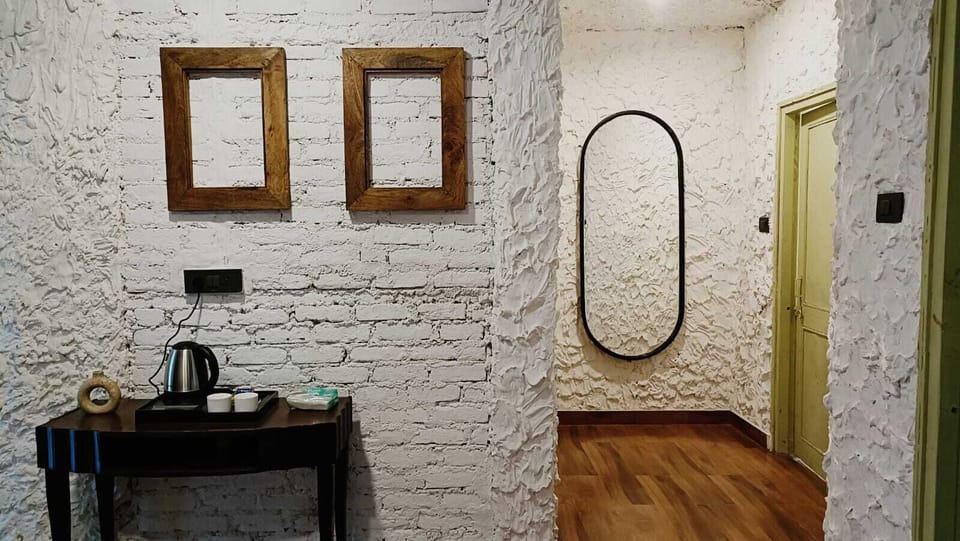 Apartment | Bathroom | Shower, slippers, towels, soap