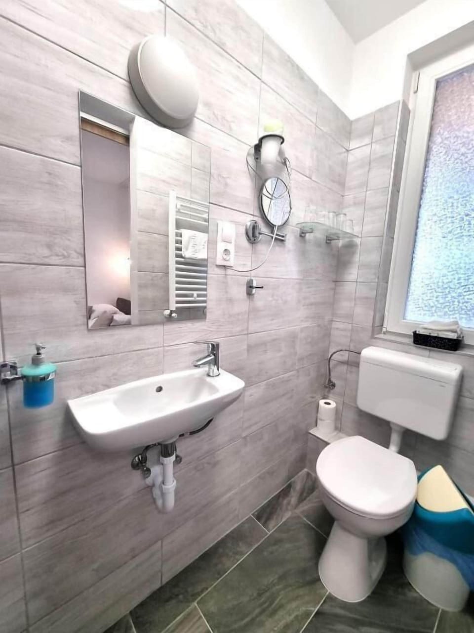 Family Room | Bathroom