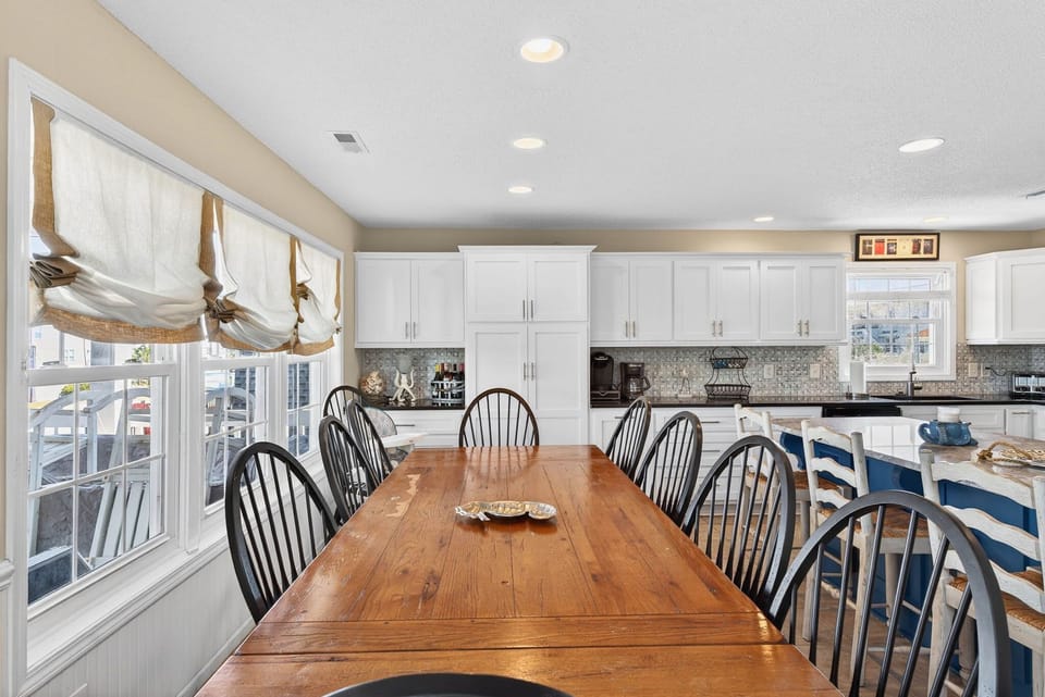Ample seating for group meals after a relaxing day at the beach. 