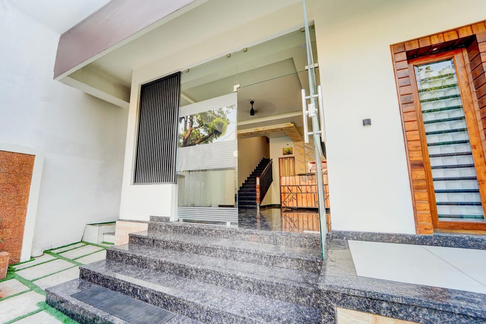 House | Reception