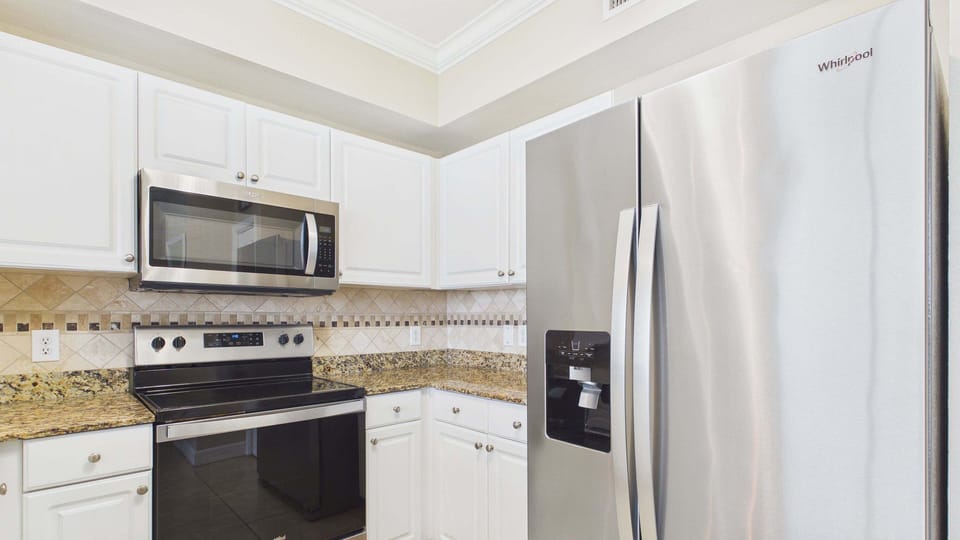 Fully applianced kitchen with all the cooking essentials