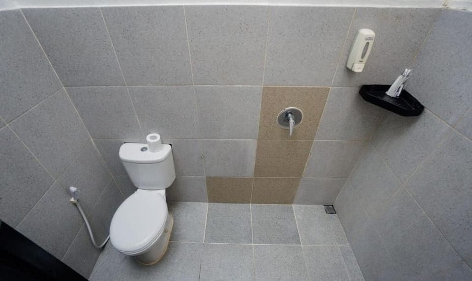 Deluxe Double Room, Pool View | Bathroom