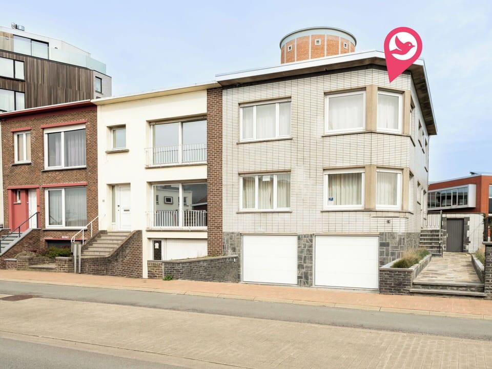 Building, Wall, Window, Residential Area, Facade, Neighbourhood, Architecture, Home, Apartment, Town