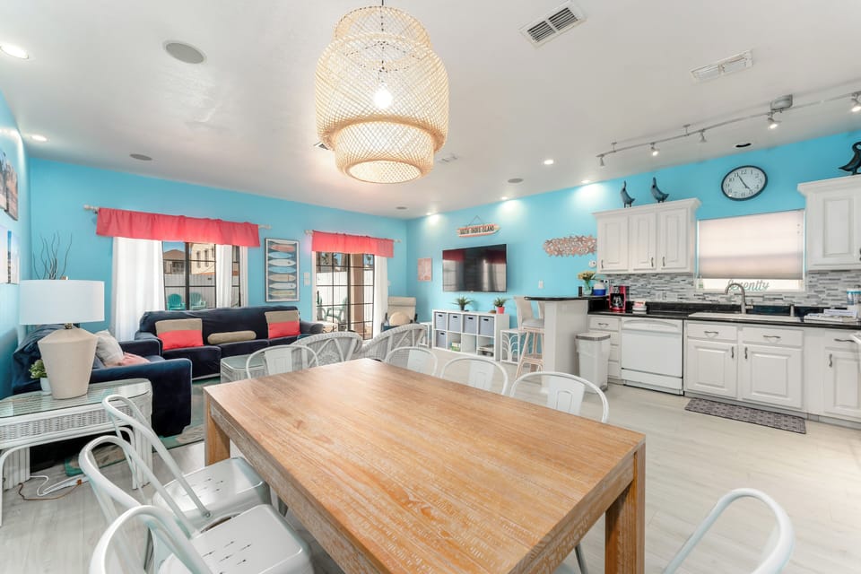 Cook and chat without missing a beat with this amazing open layout!