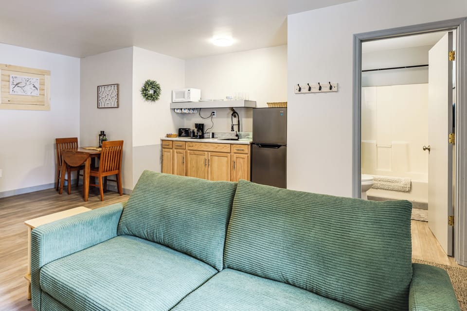 Apartment (0 Bedroom) | Interior