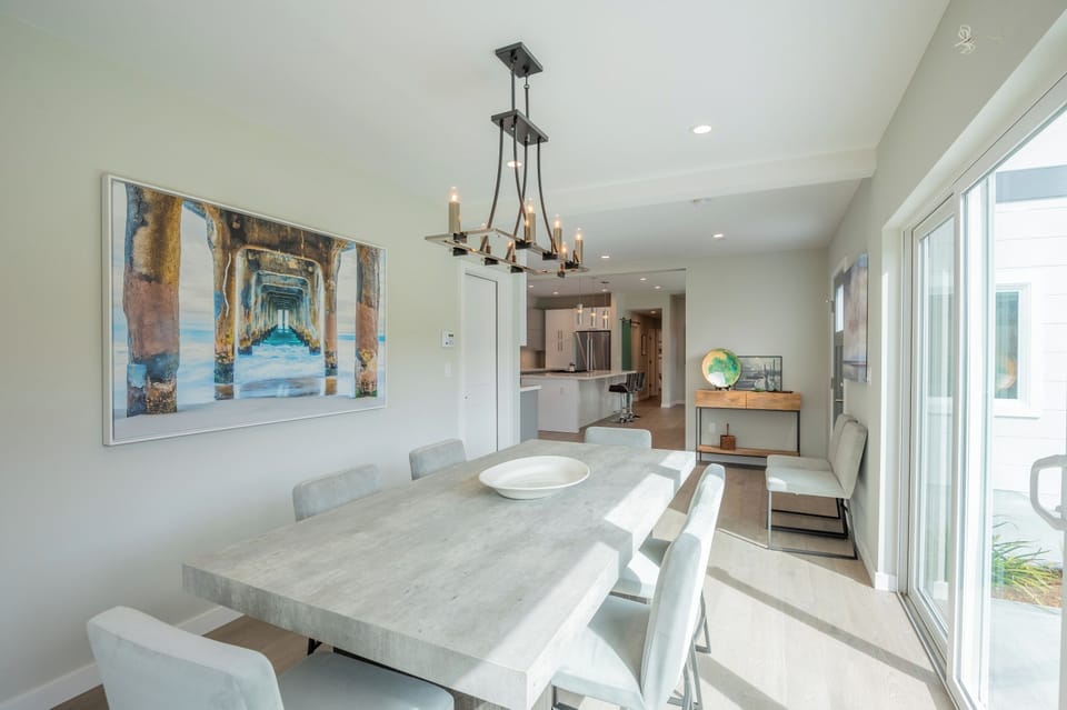 Elegantly Furnished Throughout
