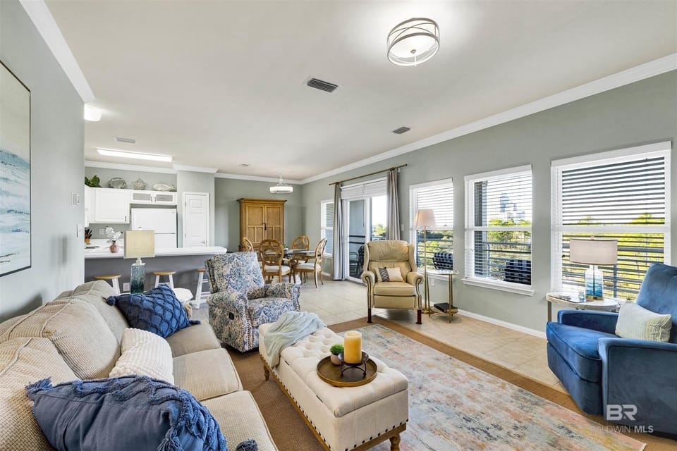 Condo, 2 Bedrooms | Living area