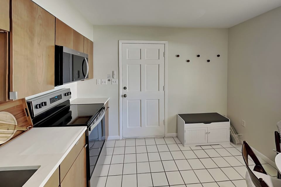 Kitchen - Carpot Access