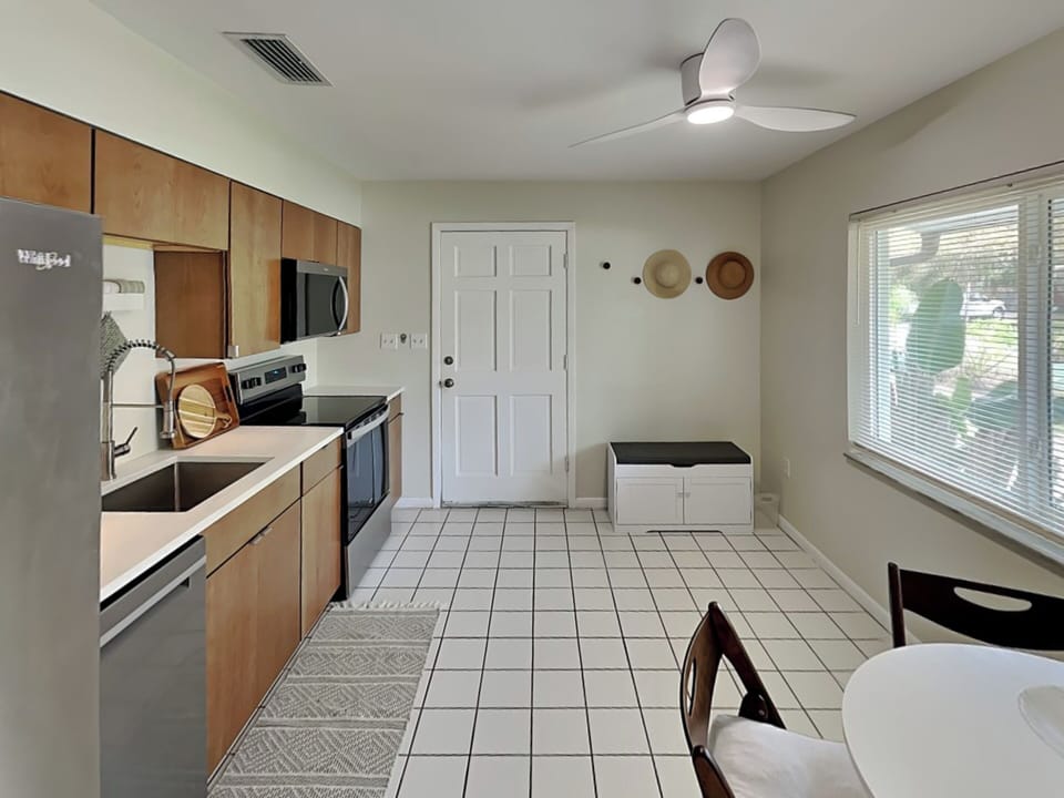 Fully Equipped Kitchen with Stainless Steel Appliances