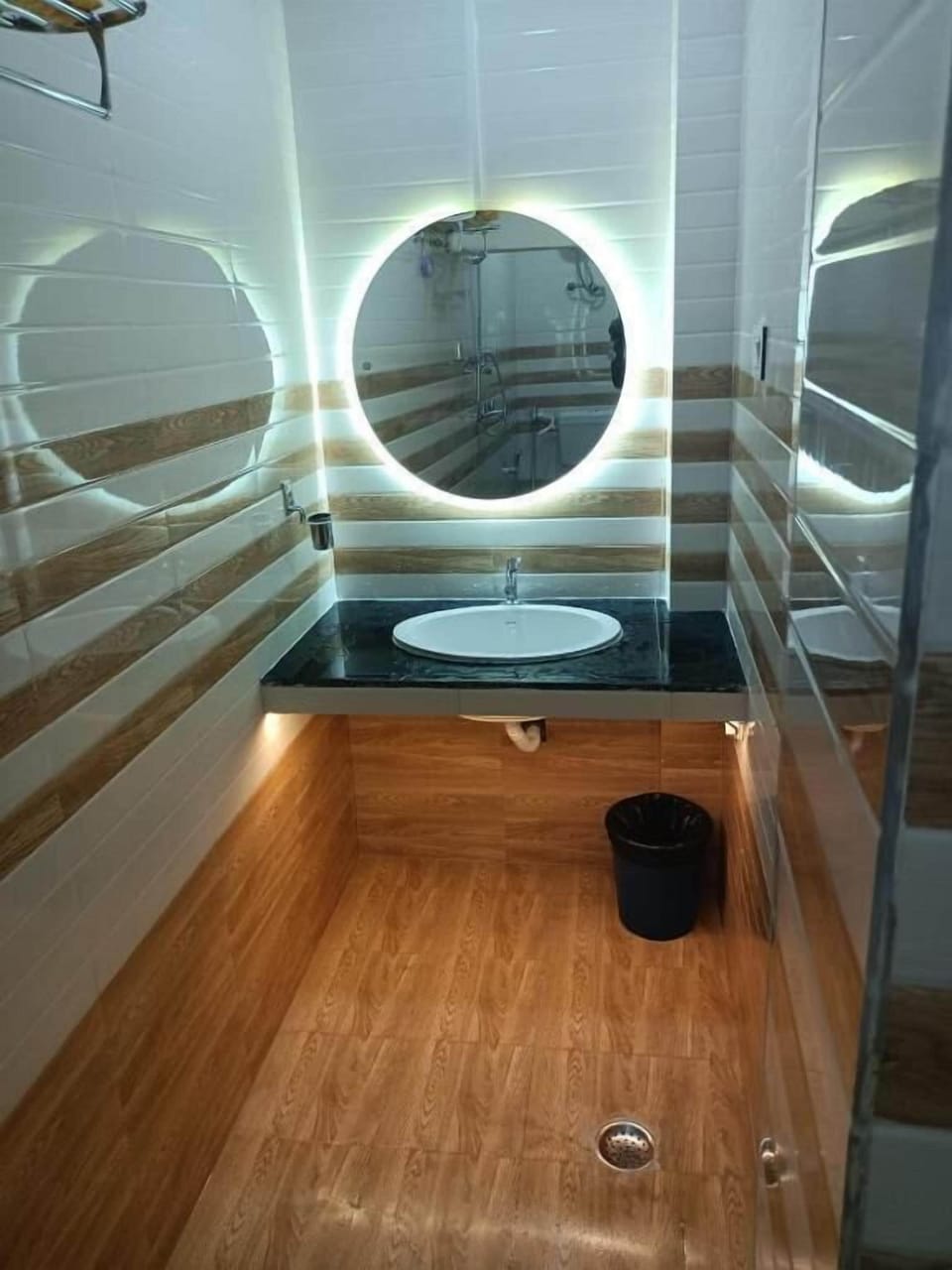 Double Room, 1 King Bed, City View | Bathroom | Shower, free toiletries, towels, soap