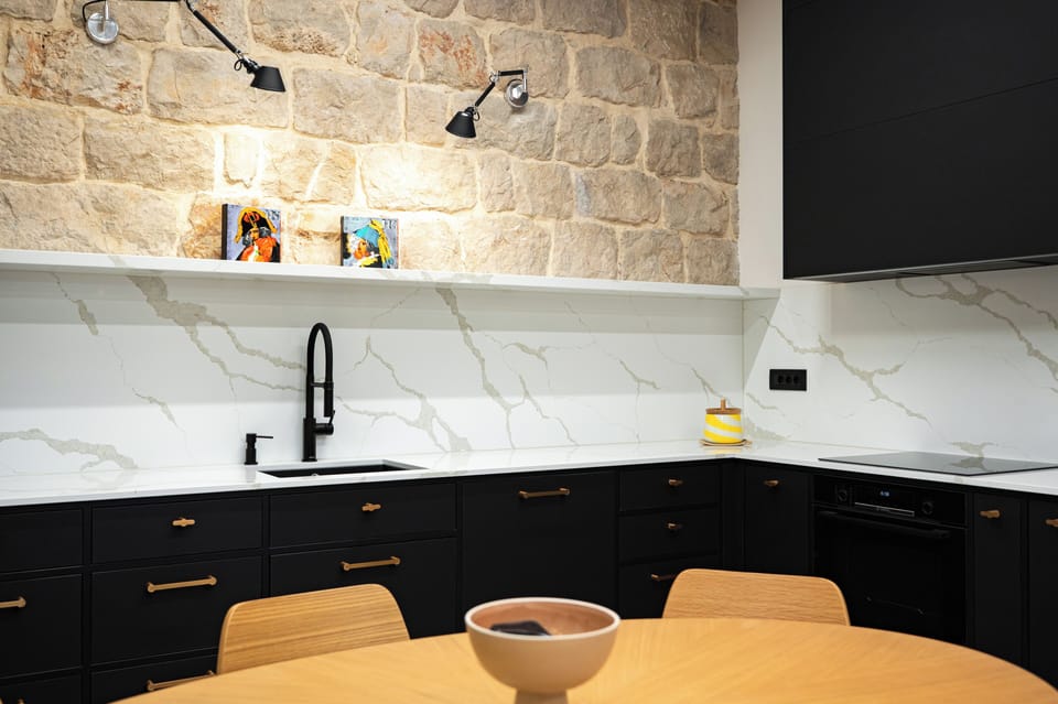 Superior Apartment, Balcony, Harbor View | Private kitchen | Espresso maker, electric kettle
