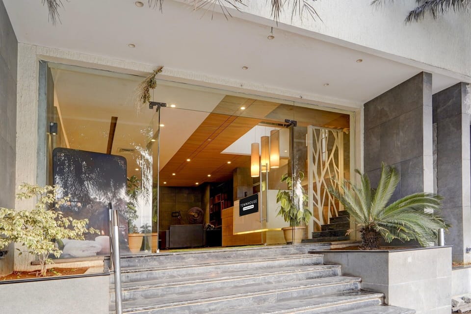 House | Reception