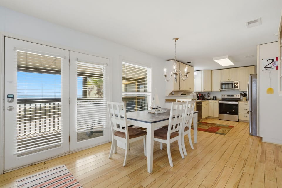 Seaswept- Dining Room, Balcony & Kitchen