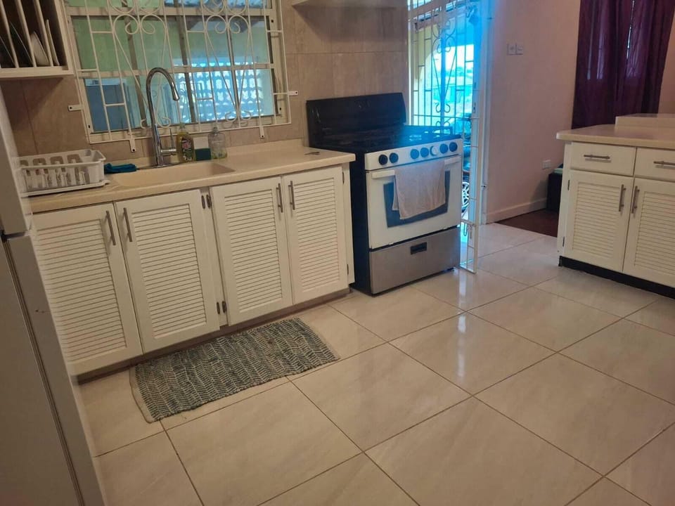 House, Patio, Garden View | Private kitchen