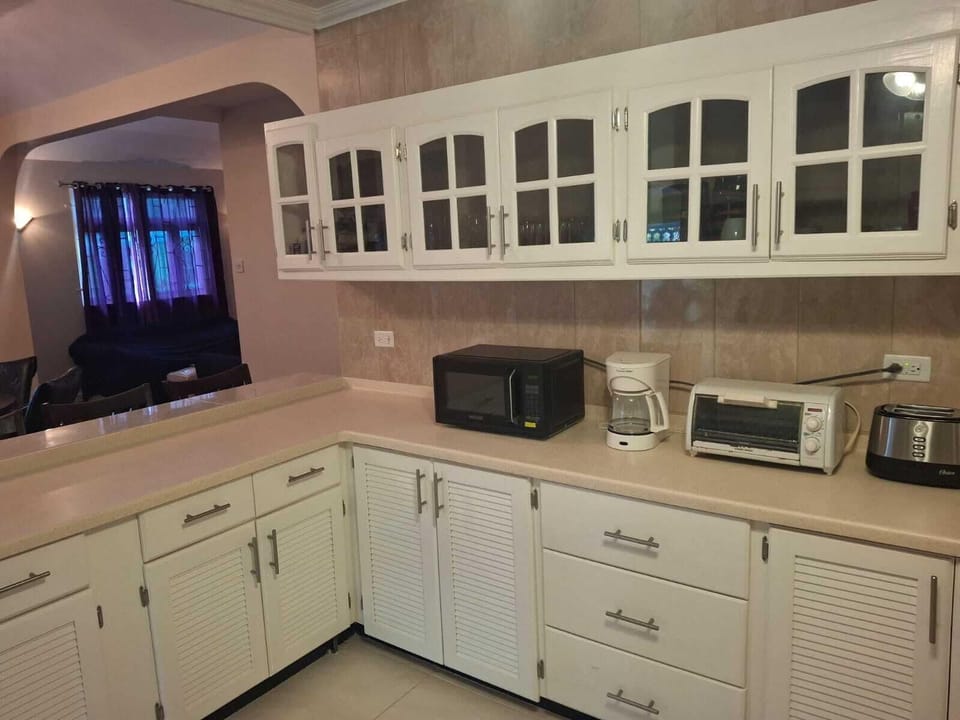 House, Patio, Garden View | Private kitchen