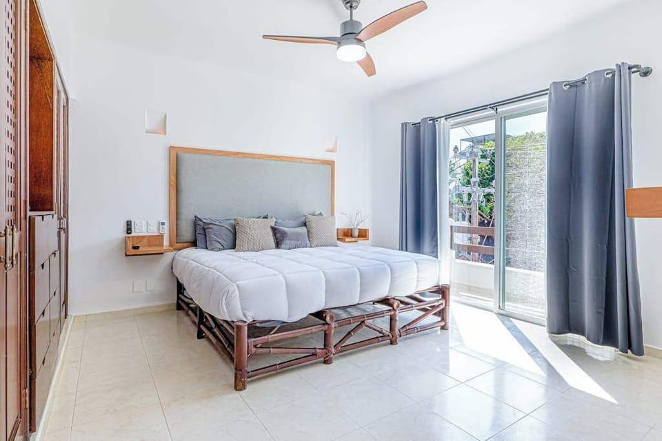 Bedroom with two twin beds