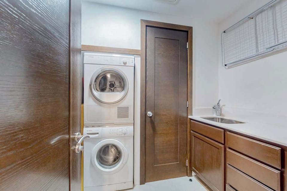 Additional bathroom / vanity
