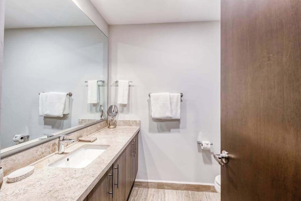 Bathroom vanity