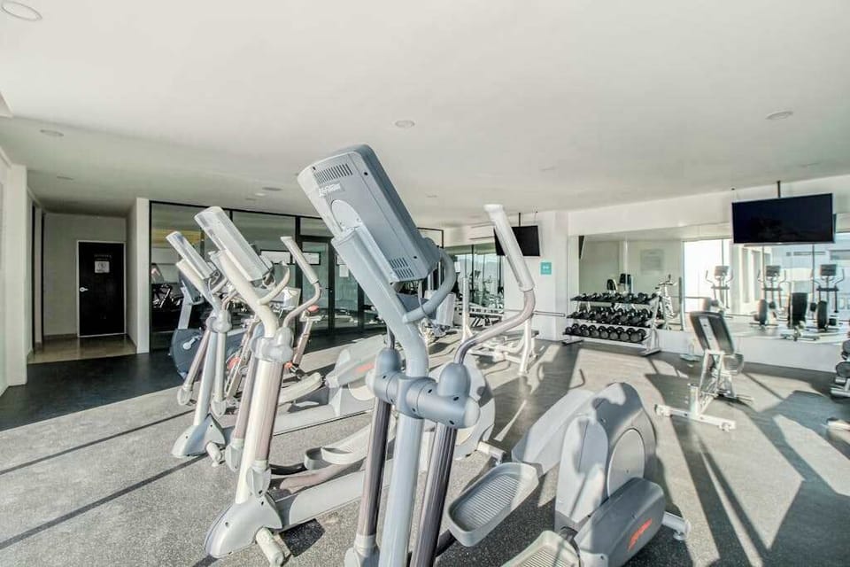Gym equipment (shared)