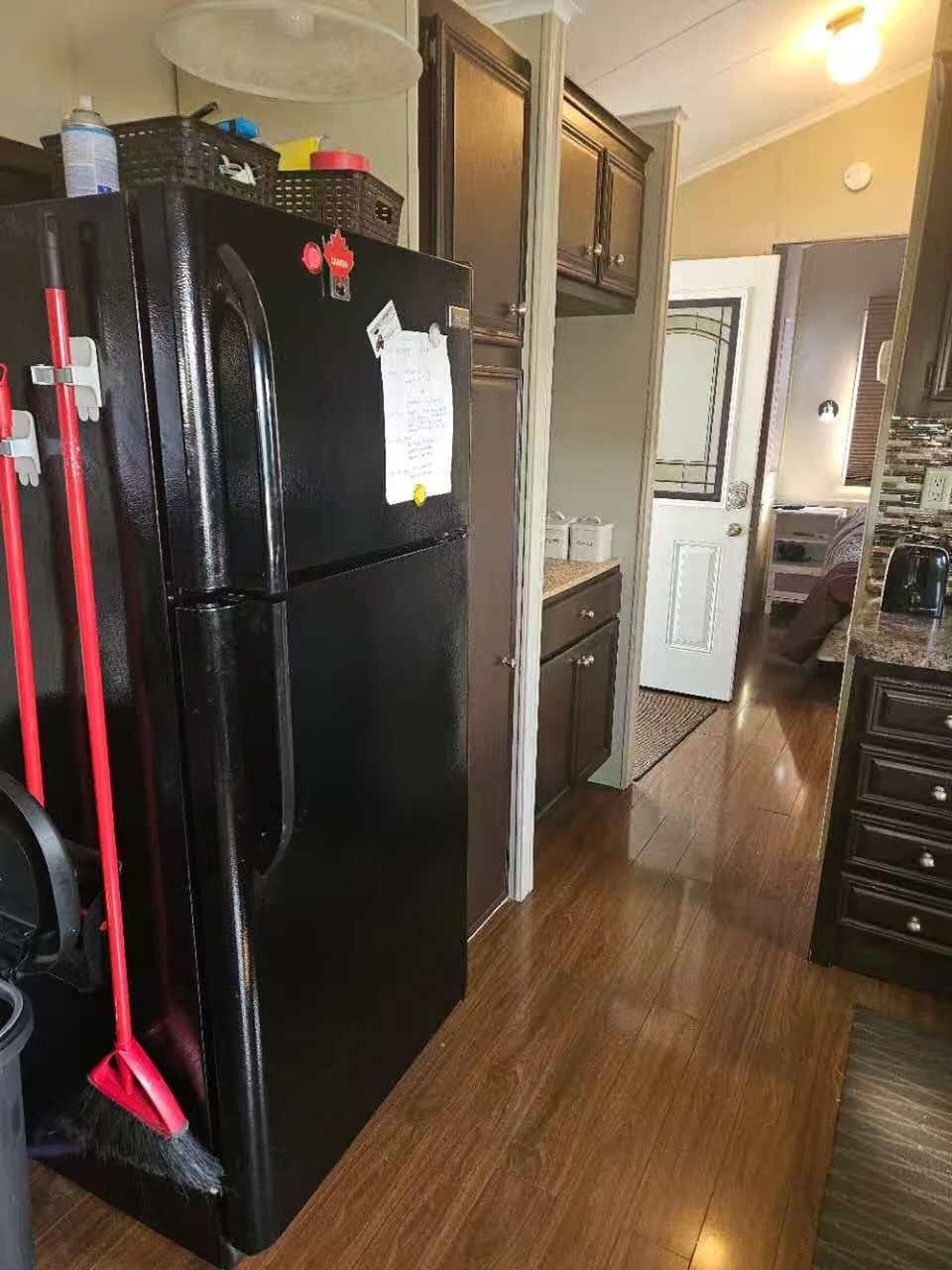 Comfort Mobile Home, 2 Bedrooms, Air conditioning, Lake View | Interior