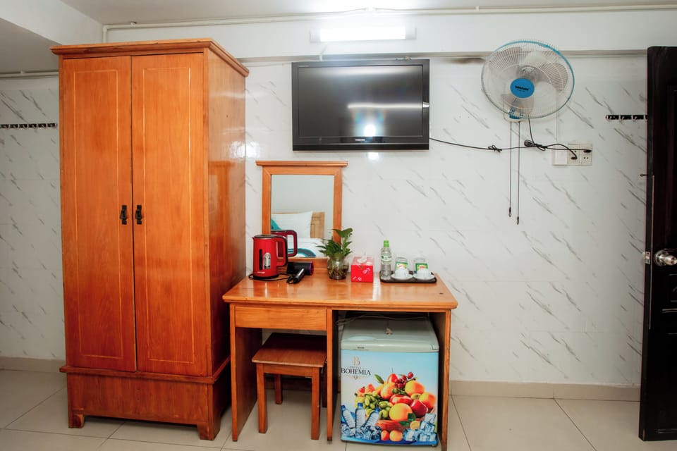 Family Shared Dormitory, City View | Desk, iron/ironing board, free WiFi