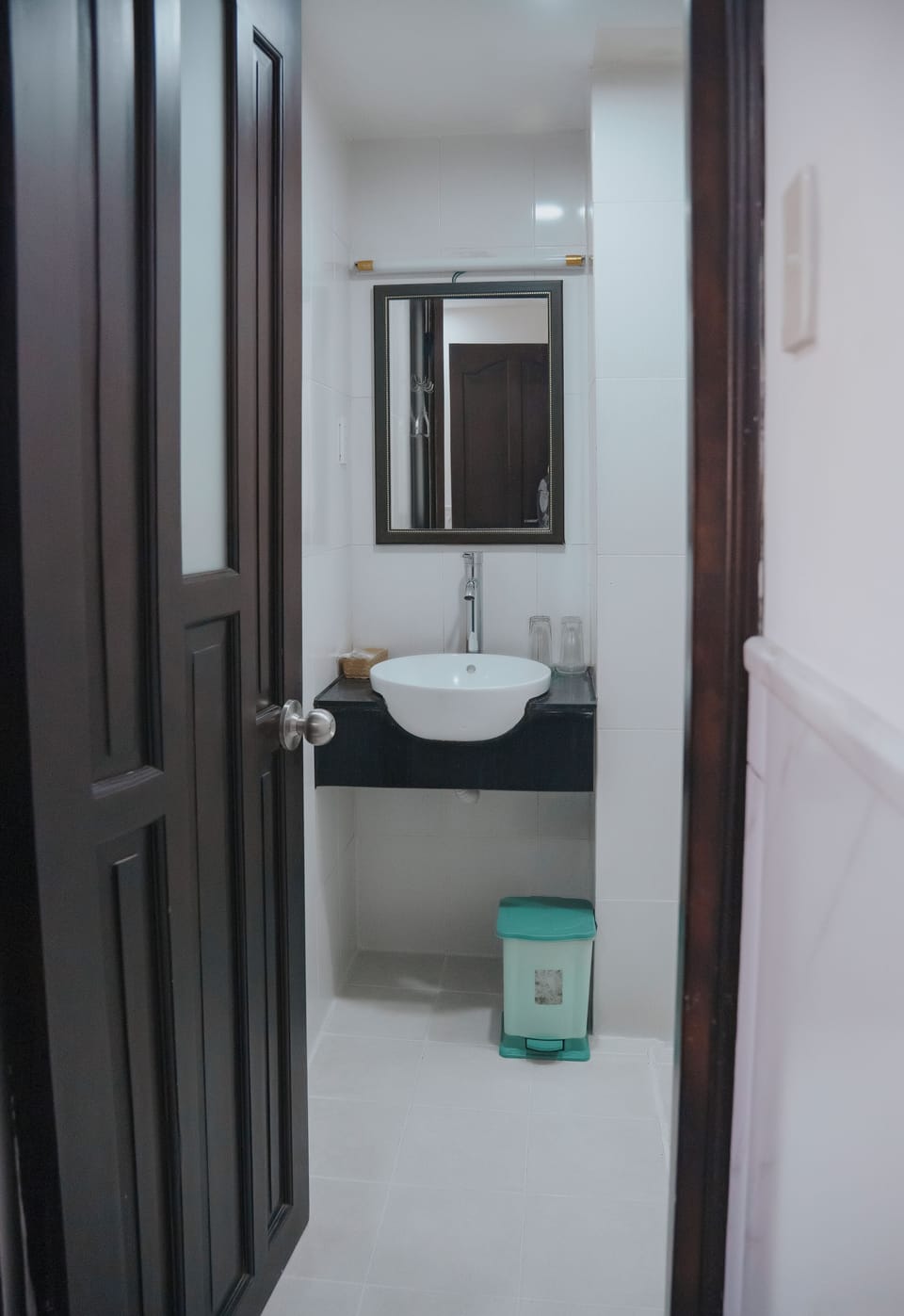 Superior Double Room, City View | Bathroom | Shower, towels, soap, shampoo