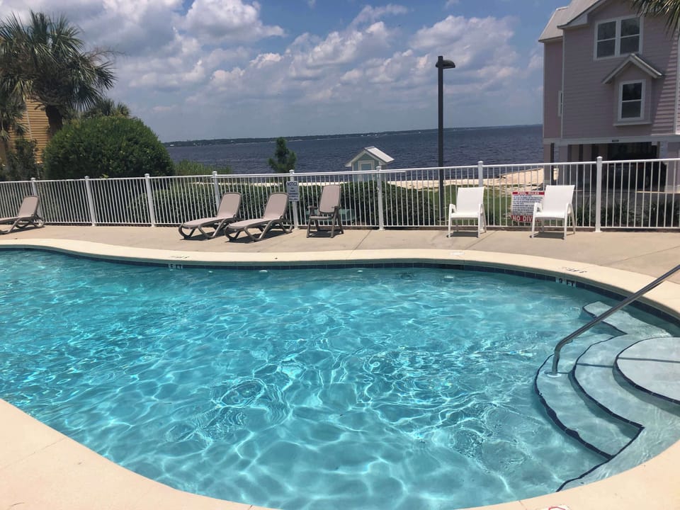 Community pool
