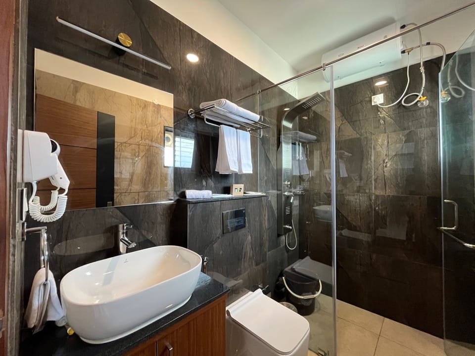 Towels, soap, shampoo, toilet paper