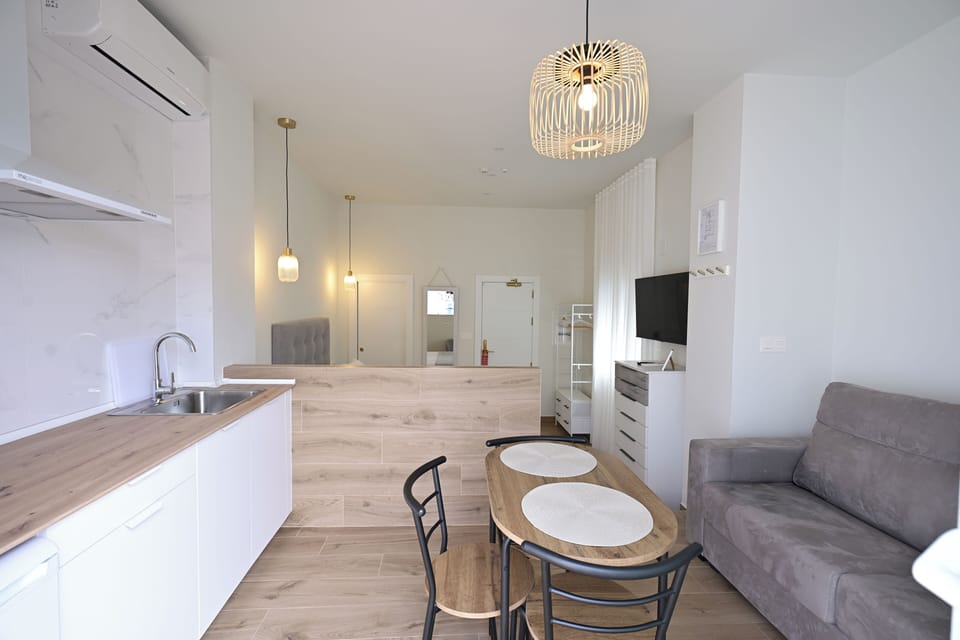 Premium Studio, 1 Queen Bed with Sofa bed, Kitchen, City View | Premium bedding, minibar, in-room safe, laptop workspace