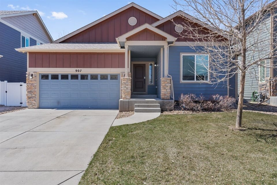 Front of home - Lepus