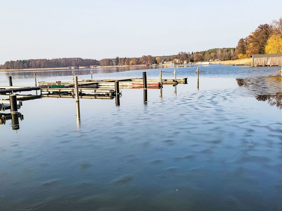Water, Water Resources, Body Of Water, Waterway, Bank, Watercourse, Reflection, Lake, Dock