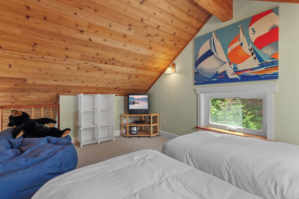 Main House Loft Twin Beds Upper Level