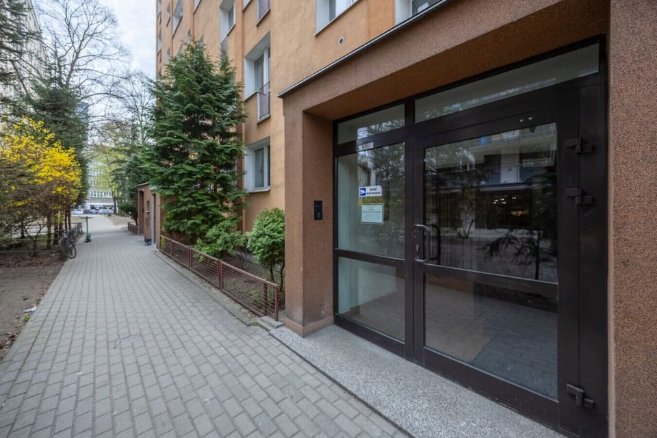 Studio for 3 Guests Located in the Center of Warsaw | Book Now with RENTUJEMY.COM