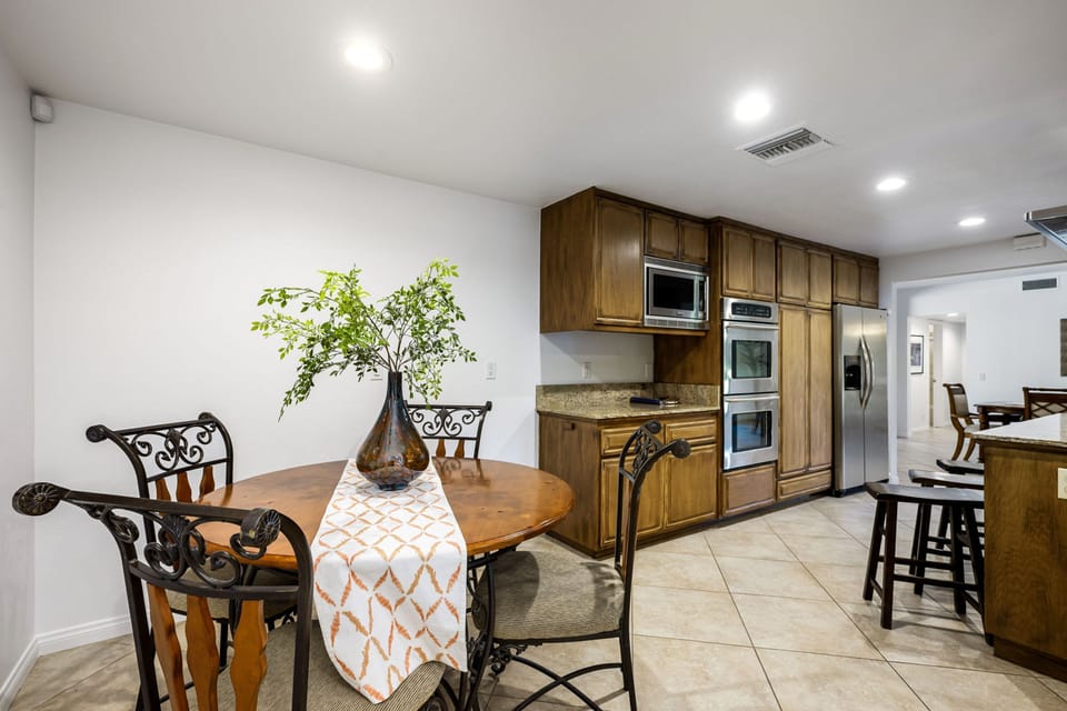 House | 4 bedrooms, high-speed internet