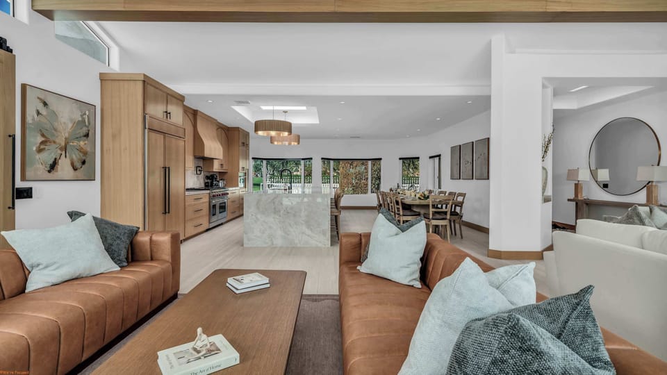 House | 6 bedrooms, desk, high-speed internet
