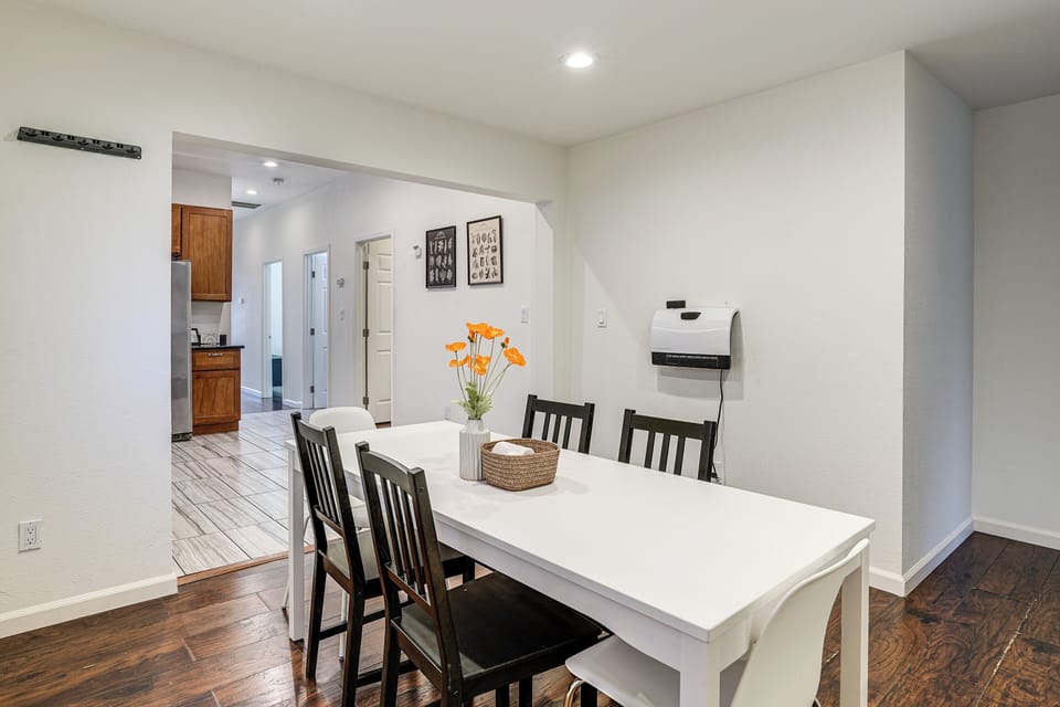 House (4 Bedrooms) | Interior