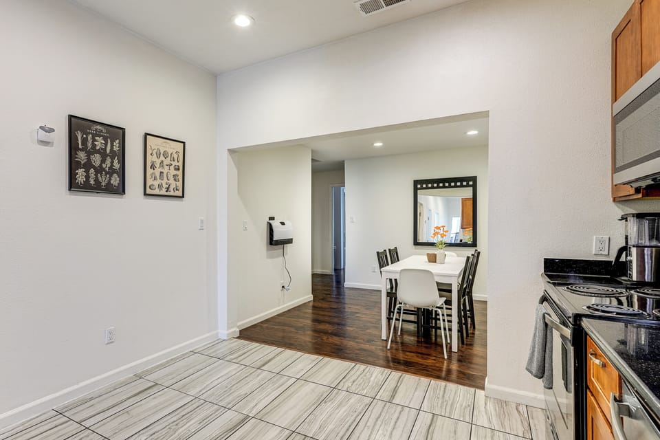 House (4 Bedrooms) | Interior