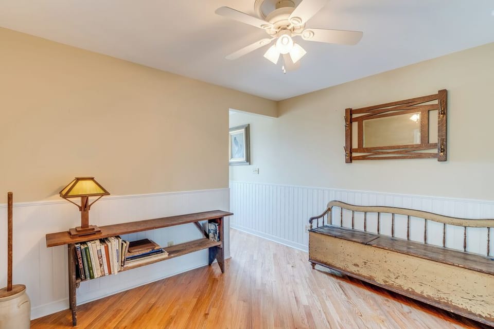 Heading downstairs, you'll find a Bedroom, a Den with Sleeper Sofa,  a Sitting Area, and a Full Bath.