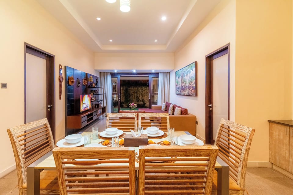 Family Villa | Private kitchen | Microwave, stovetop, cookware/dishes/utensils